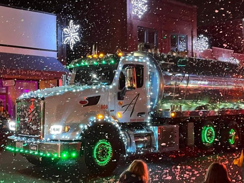 808 Christmas Truck